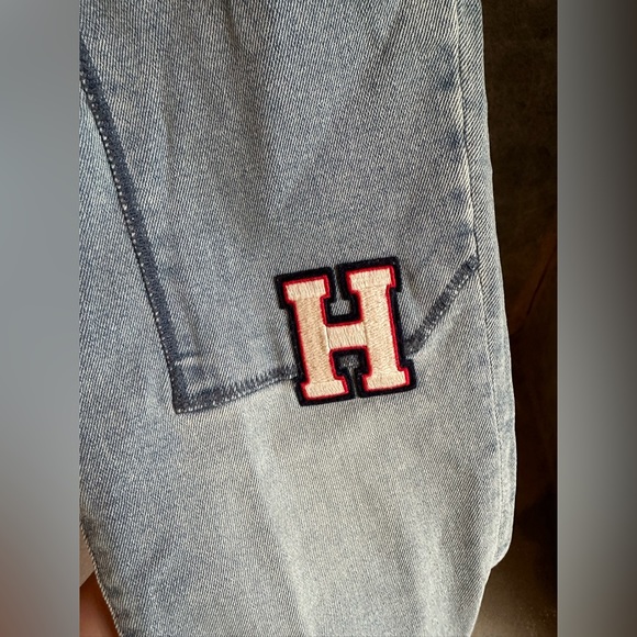 Tommy Hilfiger Patch Boyfriend Cropped Distressed Jeans Sz 2 Stars & H Patches - Picture 13 of 16